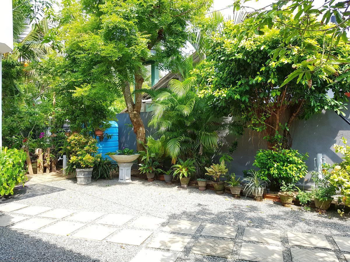 Sweden Inn Guesthouse Hikkaduwa Exterior foto